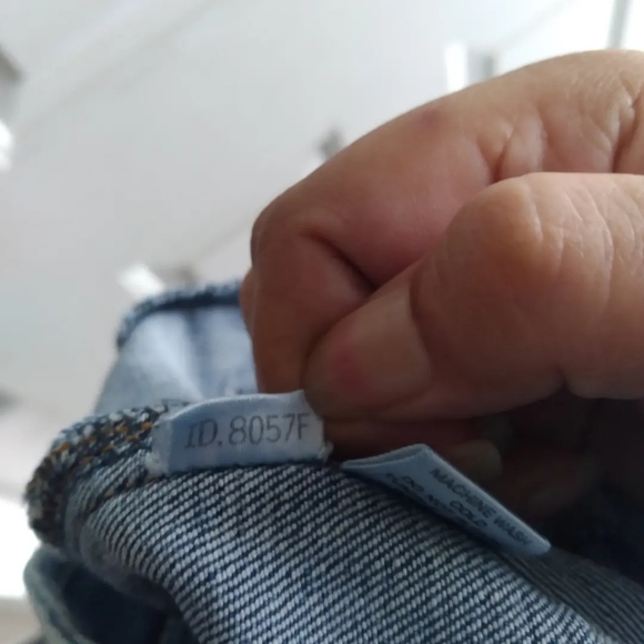 Ann Taylor Loft Cropped Front Zipper Pocket jeans, size 4 - Picture 5 of 7